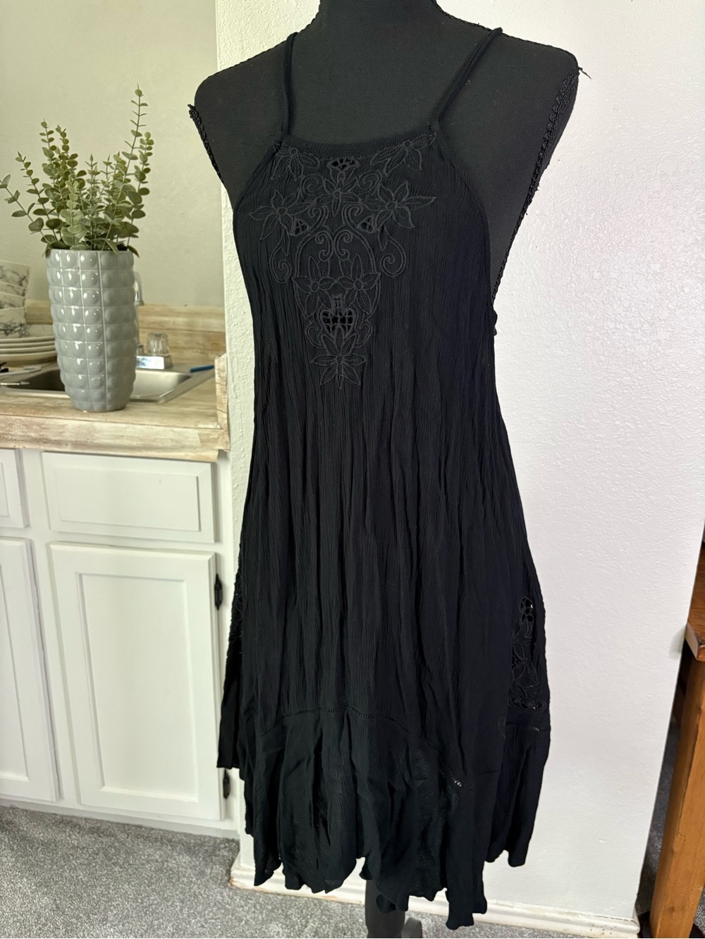Free People XS Black Sleeveless Scoop Neck Embroidered Crinkle Slip Knee Dress